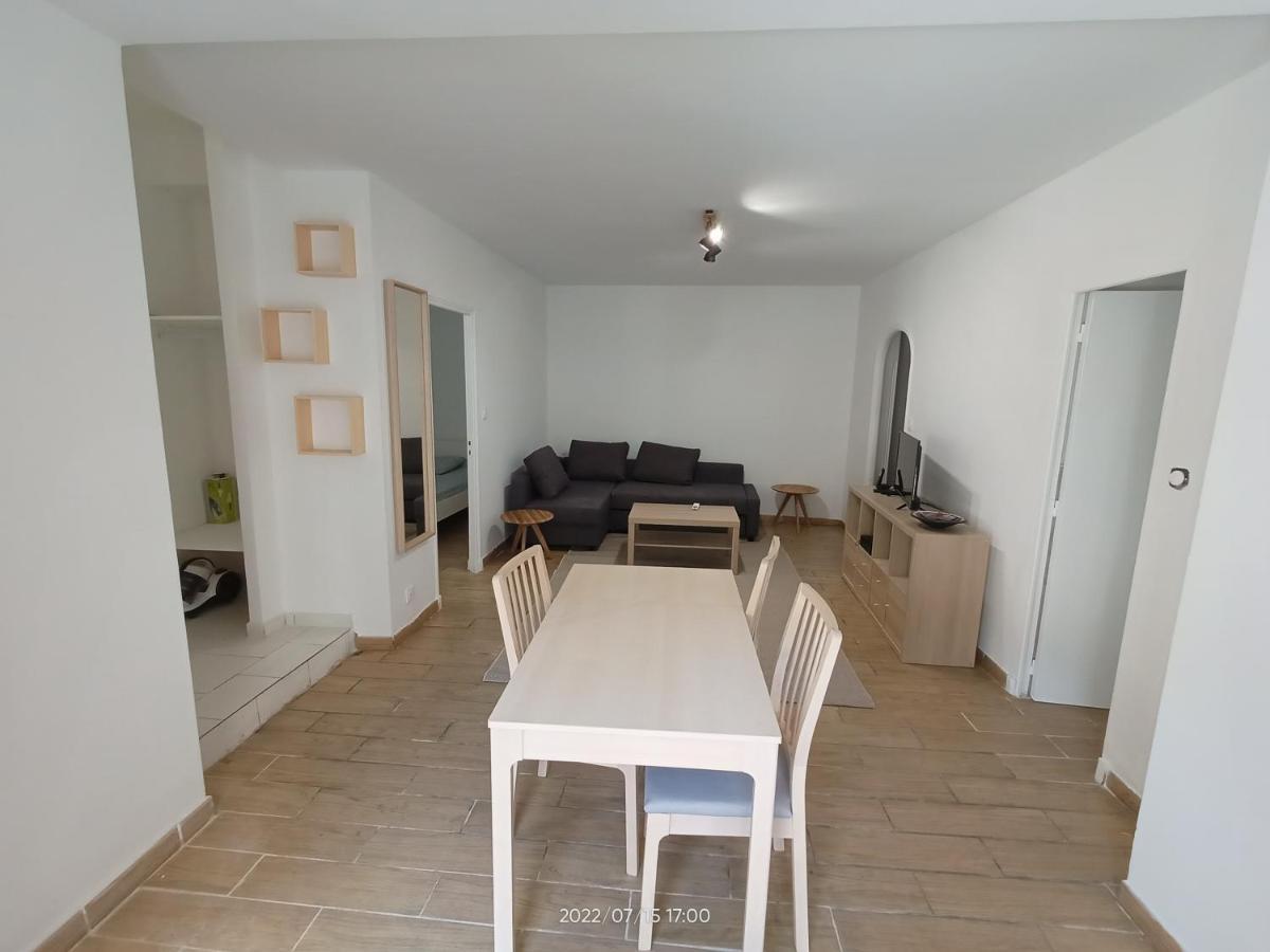 T2 Renove En Rdc Avec Cour, Intra Muros Avignon Exteriér fotografie